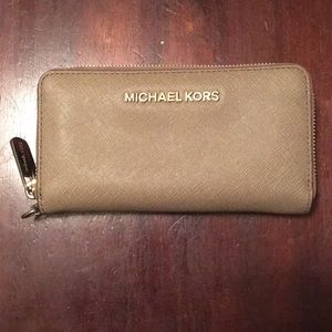 michael kors wallet